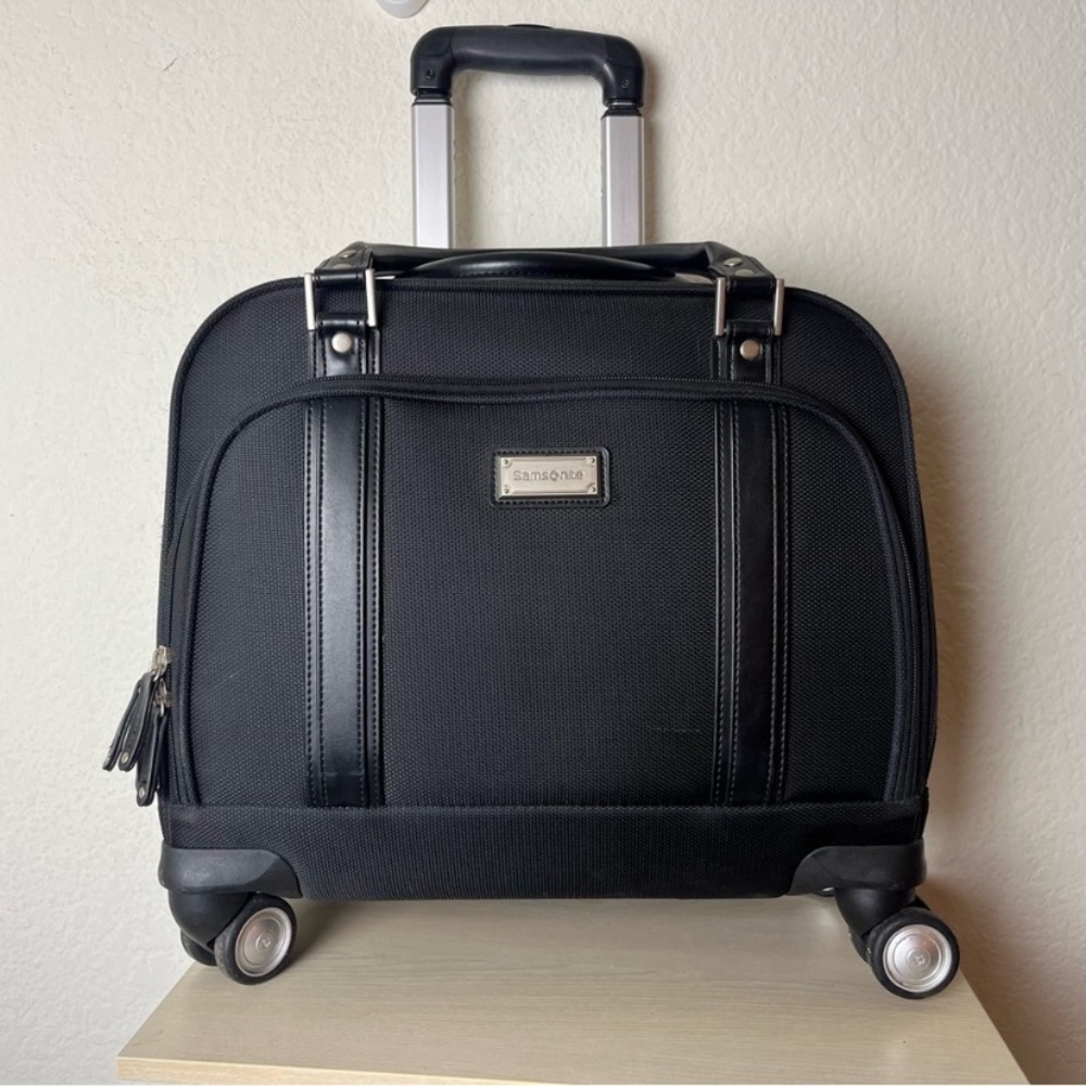 Samsonite Spinner Mobile Office Luggage Overhead